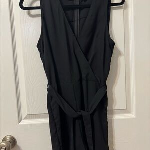 Elegant Black Sleeveless Dress